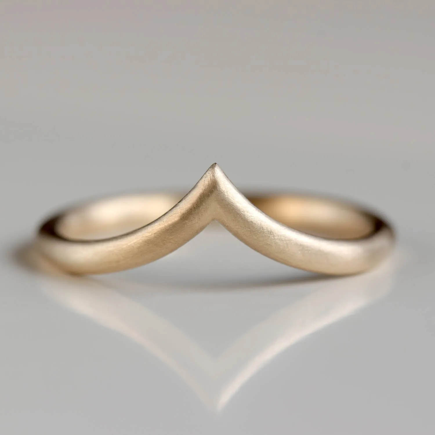 2mm V Contour Band 