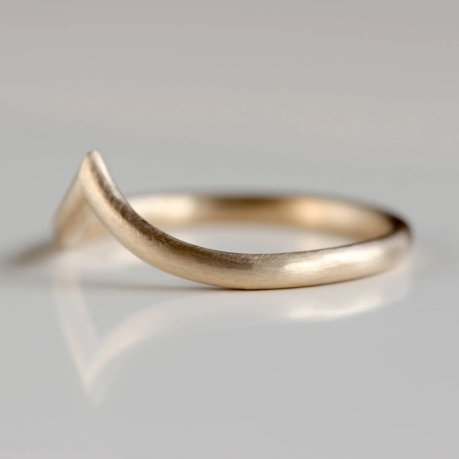 2mm V Contour Band 