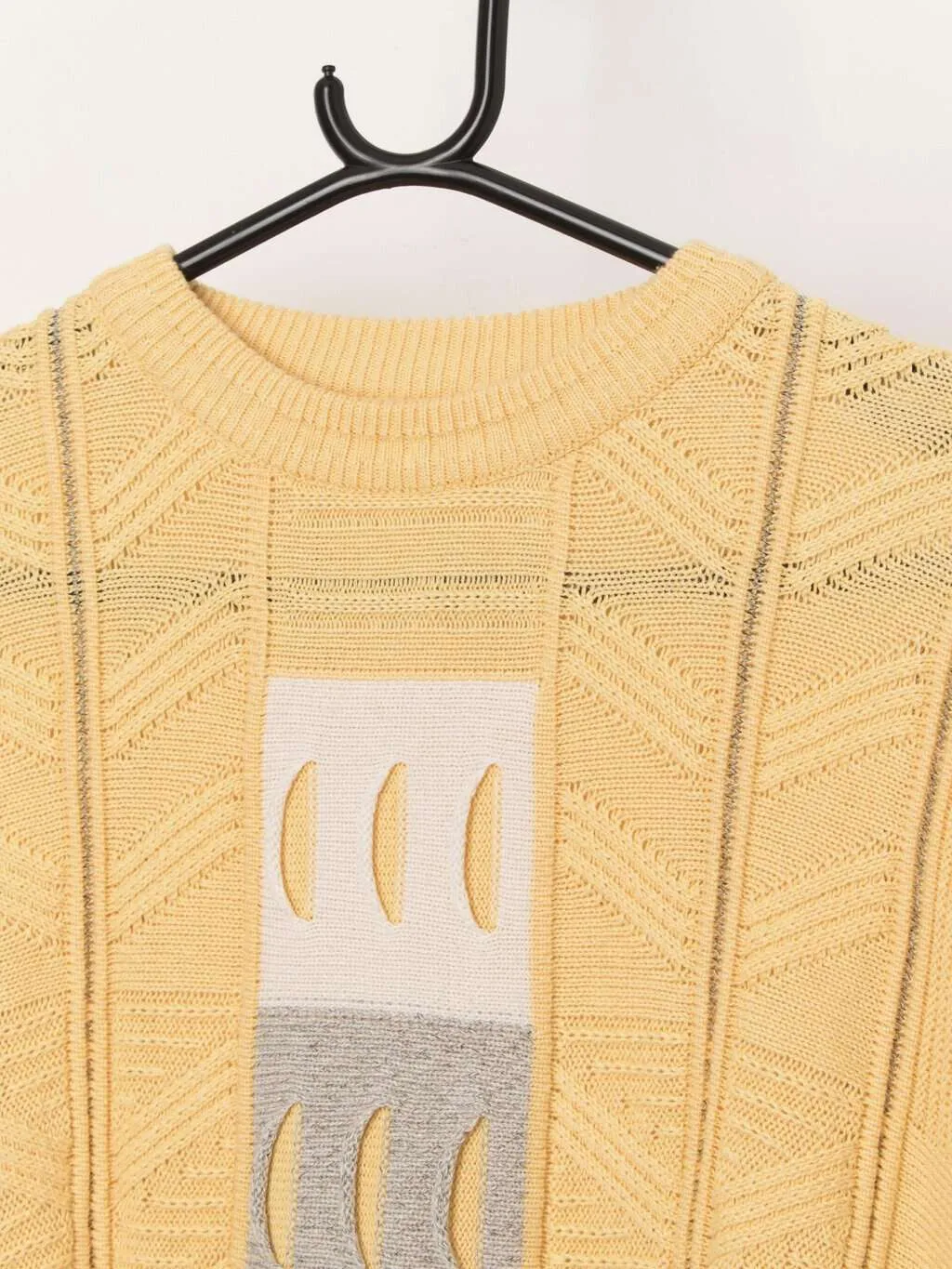 80s vintage sweater in yellow with unique pattern – Medium / Large