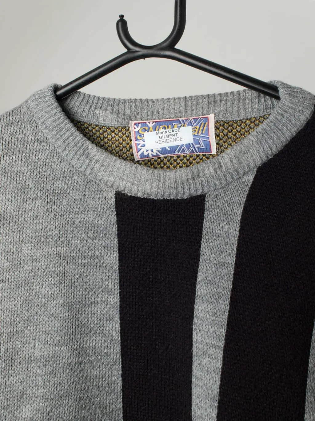 90s ski sweater snowboard jumper with De Stijl design in soft grey – Large