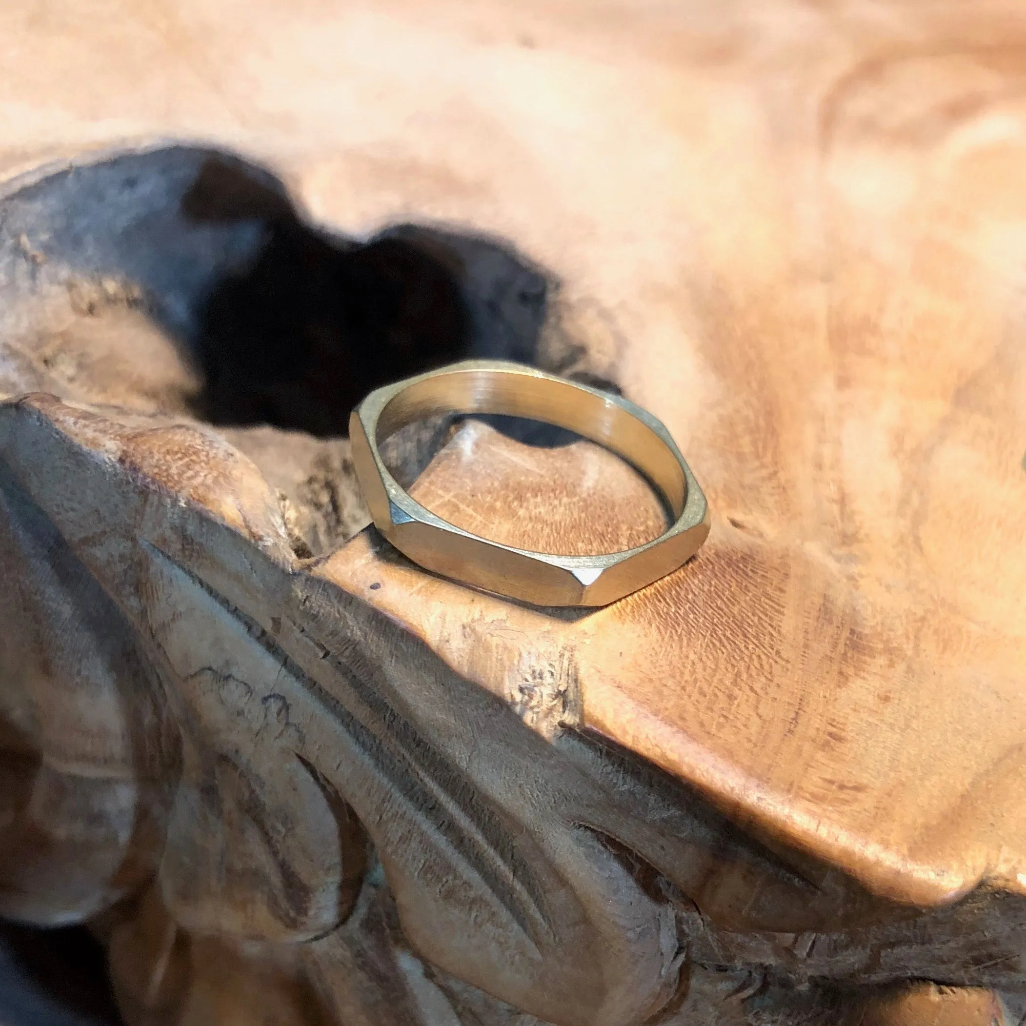 Kestly Ring - Faceted