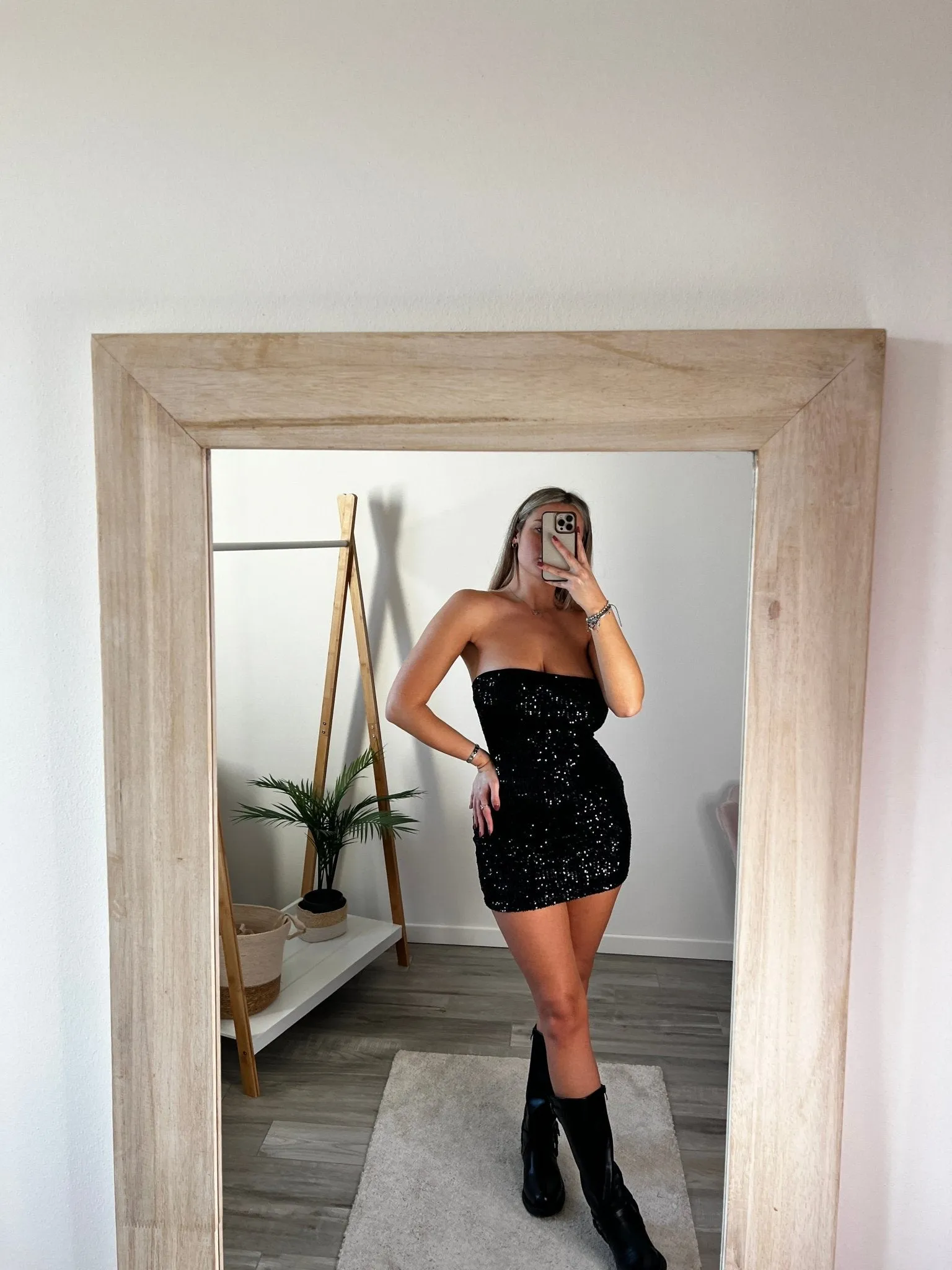 Tubino nero con paillettes