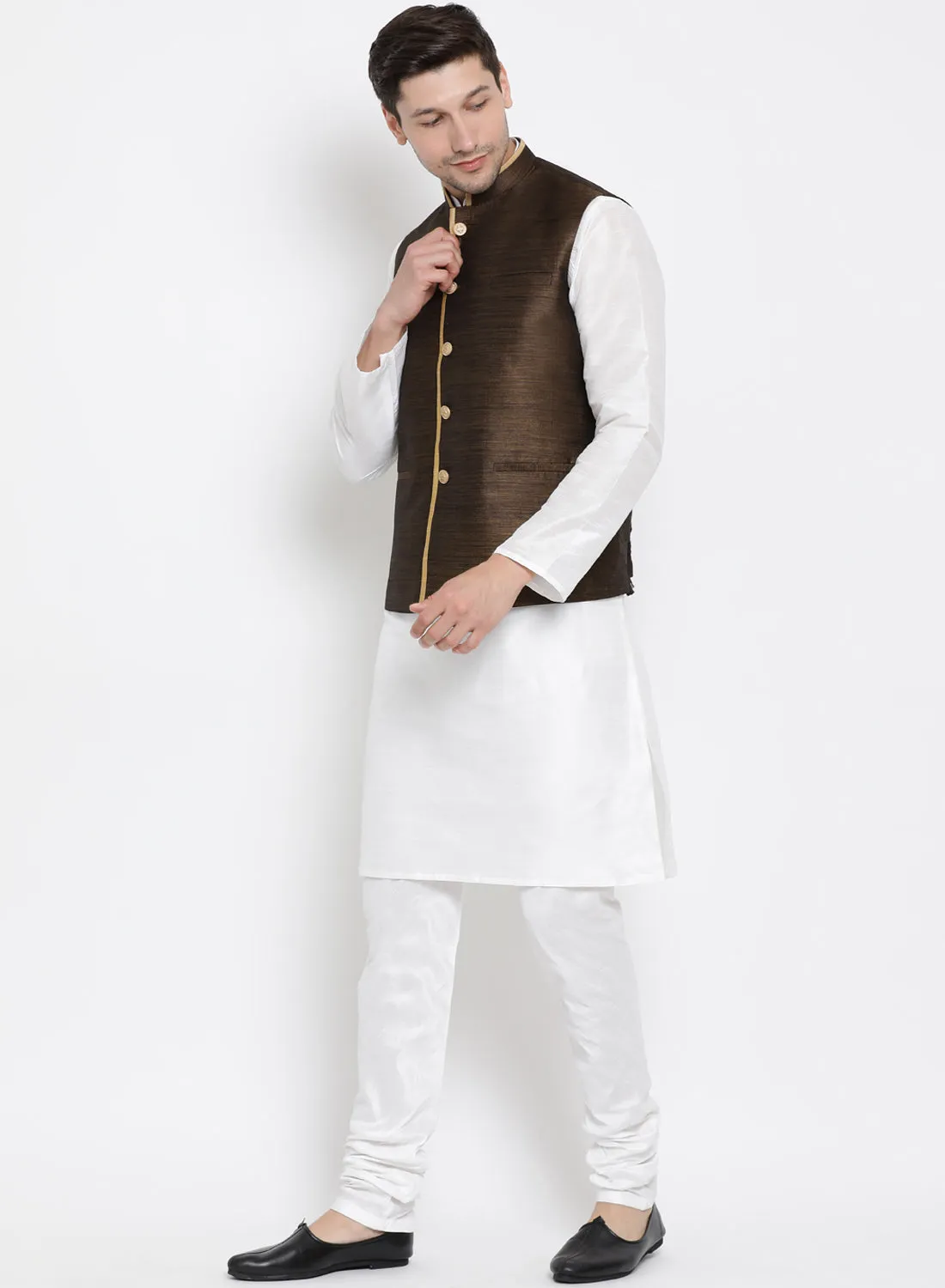 VASTRAMAY Men's White Cotton Silk Blend Kurta, Ethnic Jacket and Pyjama Set