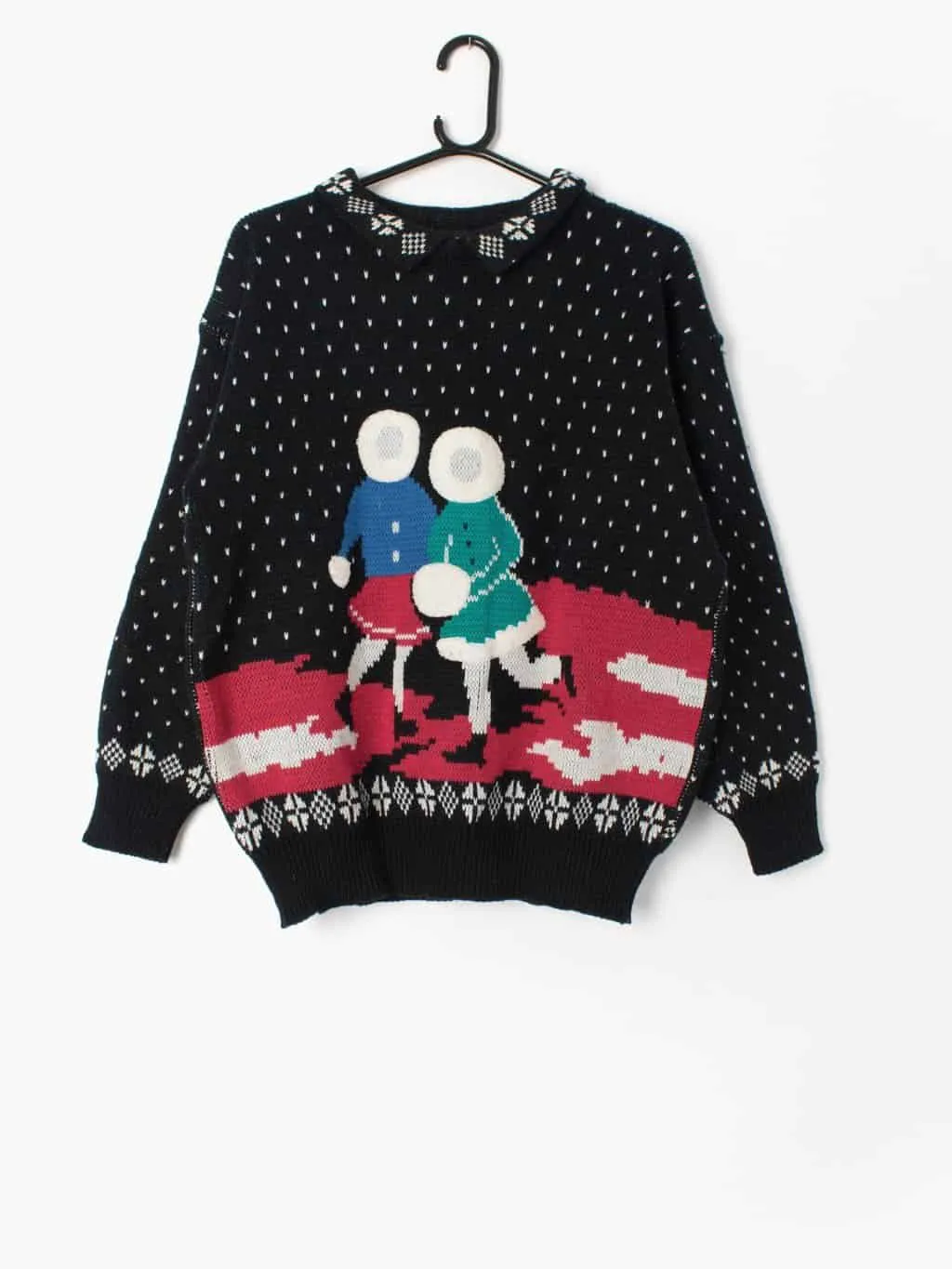 Vintage Christmas jumper sweater with cute eskimo applique and snowflakes – Medium