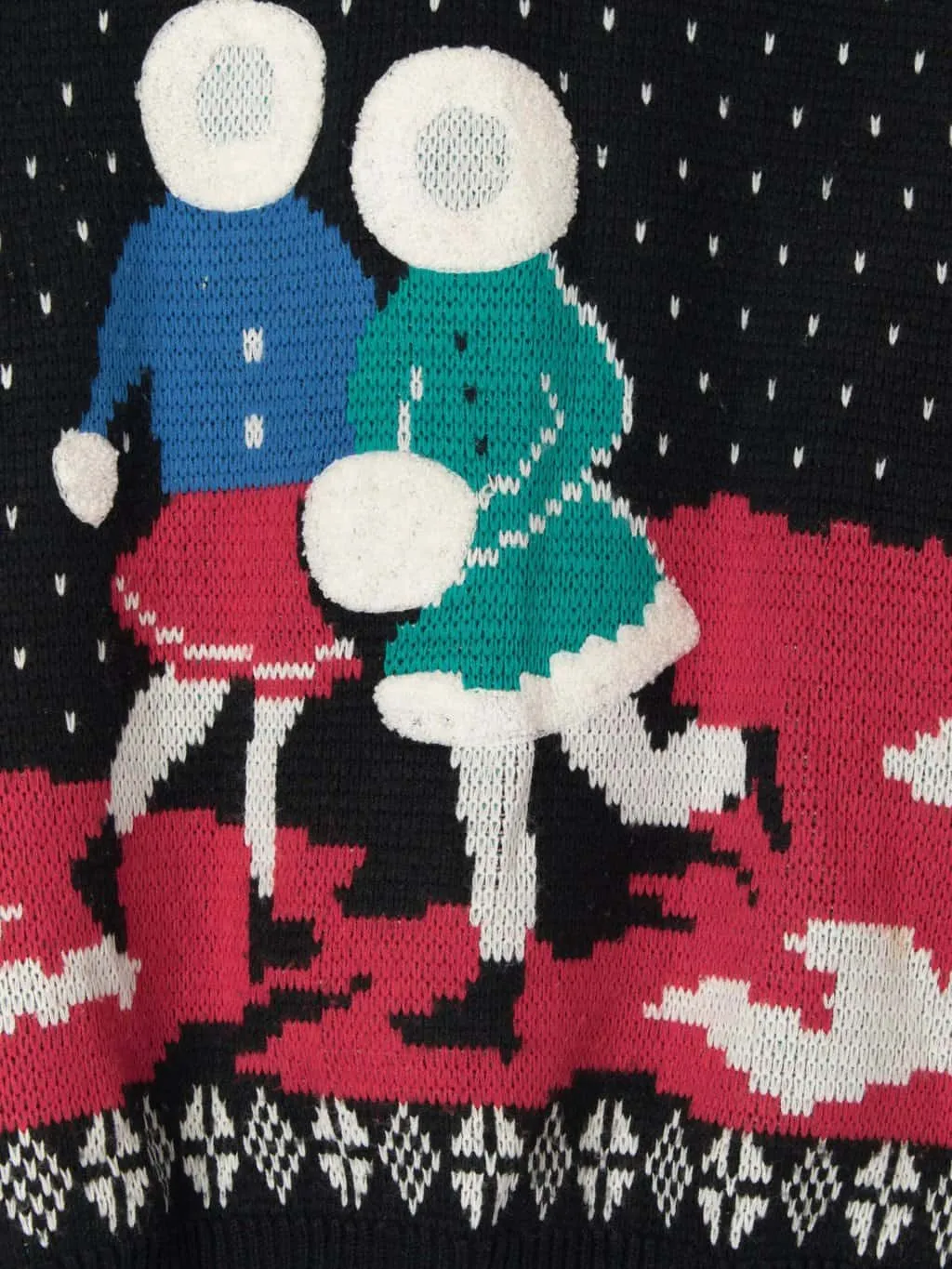 Vintage Christmas jumper sweater with cute eskimo applique and snowflakes – Medium