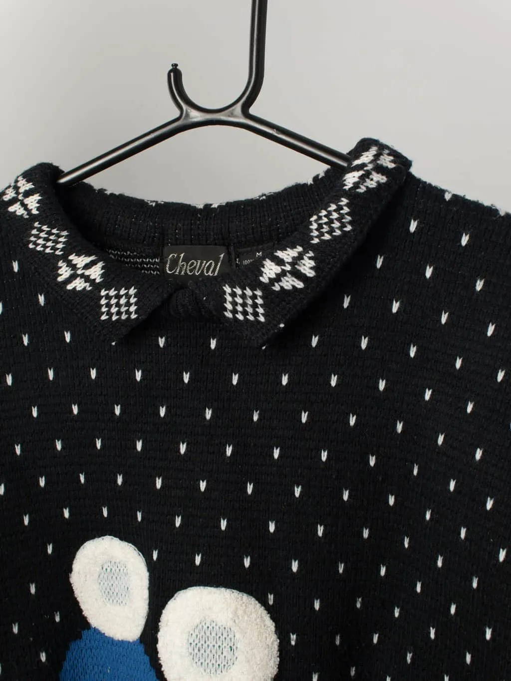 Vintage Christmas jumper sweater with cute eskimo applique and snowflakes – Medium